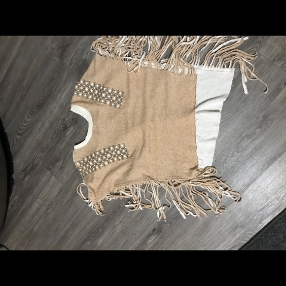 NWT Umgee poncho style cover up with FRINGE - Picture 4 of 5